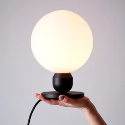 Atom Tischleuchte