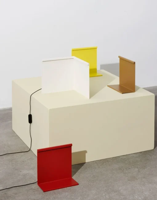 LBM Corner Tischleuchte