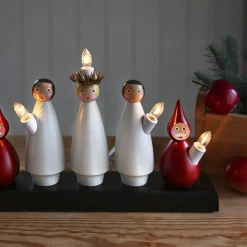 Lucia-Chor Advents-Fensterleuchter
