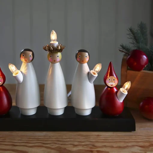 Lucia-Chor Advents-Fensterleuchter