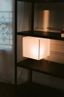 Paper Cube Tischleuchte